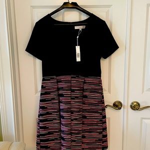 Trina Turk gorgeous NWT black/pink embroidered lined dress with pockets sz 12